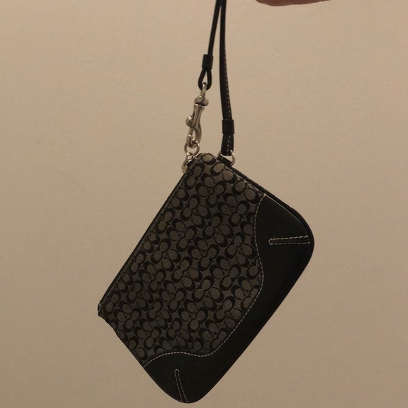 Coach Wristlet - Picture 4 of 6